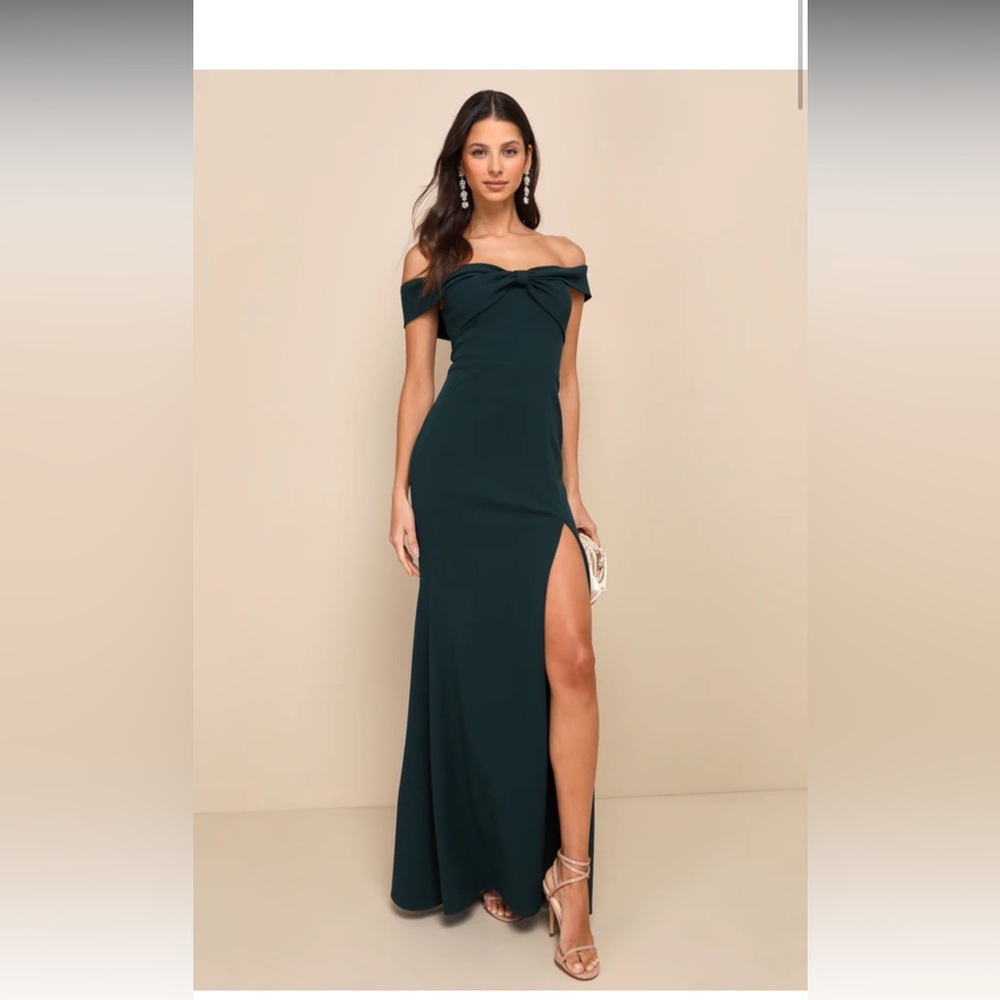 New with tags Lulus hunter green maxi dress size S